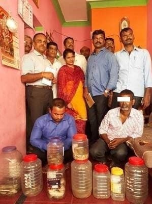 Image accompanying Man arrested for selling snake venom; 13 reptiles rescued